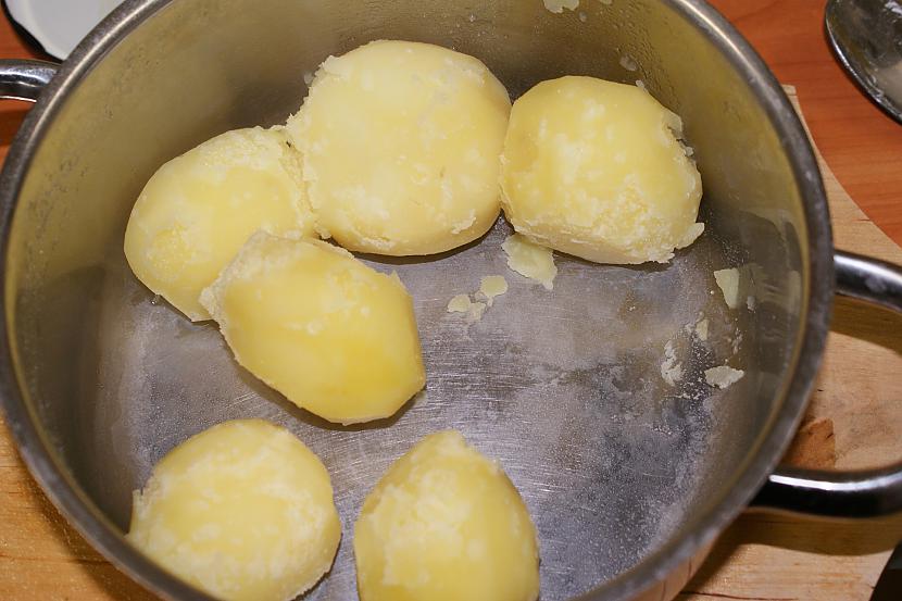 Pa to laiku ir... Autors: zlovegood Iespējams, labākais veids, kā pagatavot ceptus kartupeļus