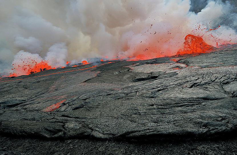 Pirmais lavas ezera tuvplāns... Autors: rizinjais Ceļojums uz  zemes "centru"