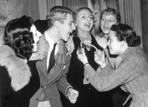 1937 gads  ballītēs ir stilīgi... Autors: Moonwalker Kā izārstēt gripu?