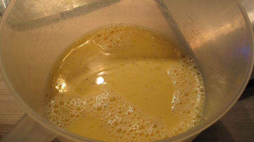 Dzeltenumus saputo ar pienu... Autors: zlovegood Baltmaizes sacepums ar sieru