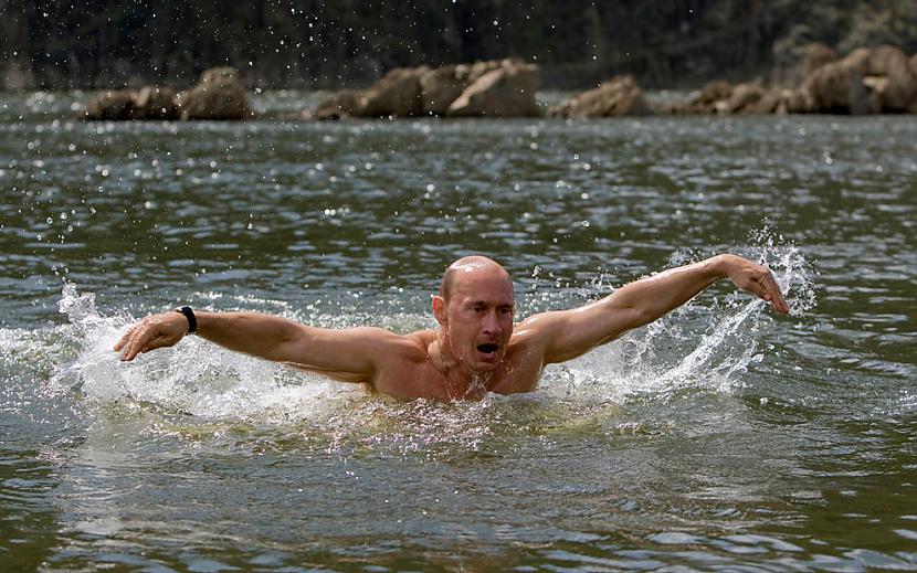 Putins peld kādā no... Autors: Fosilija Supermens Putins