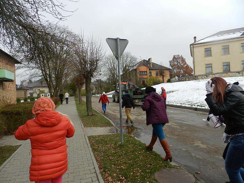 Pats pats sākums Izejam ielās  Autors: rezidents Brocēnu brīvprātīgie jaunieši