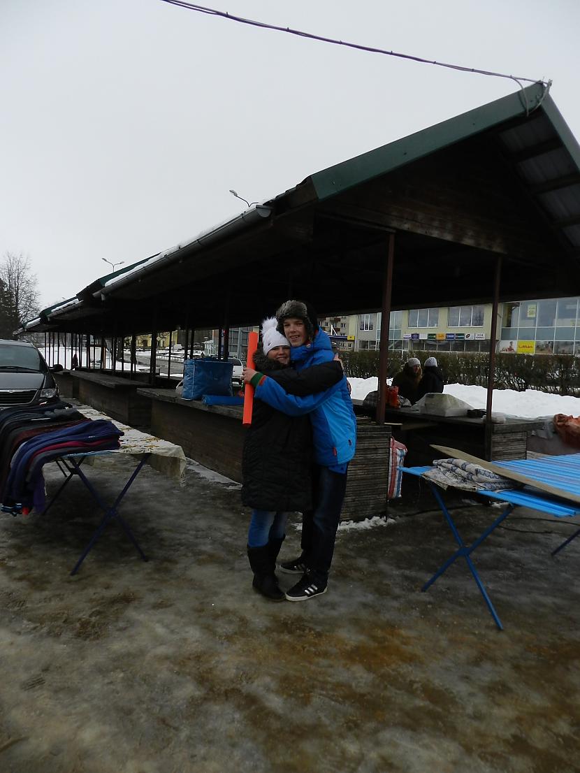 Neviens apkārt esoscaronais... Autors: rezidents Brocēnu brīvprātīgie jaunieši