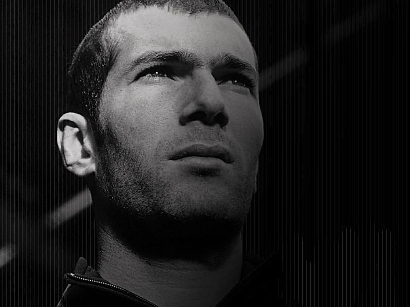 Zinedins Zidane Zizou lielisks... Autors: Vēlamais niks Mani iecienītākie futbolisti