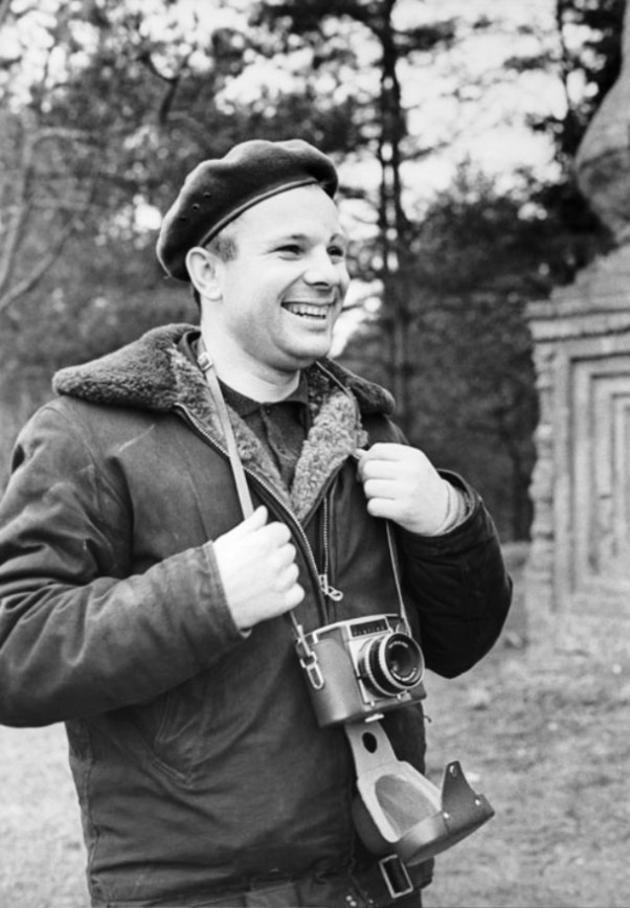 Ar savu fotokameru 1965 gads Autors: KaifLaifers Gagarina foto iz dzīves..