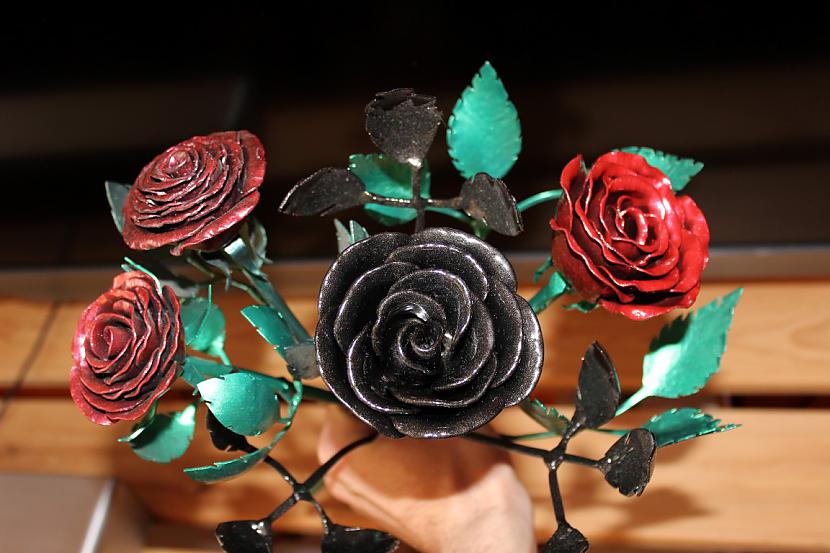 yeynbsp Autors: kpot Roze no metāla. Never ending rose. Metal rose hand made