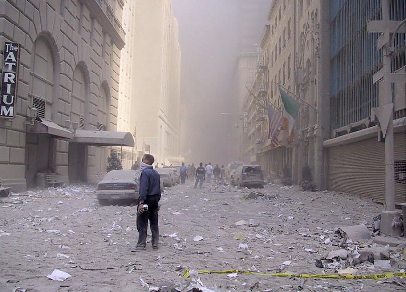 Manhetenas zemākās ielaspēc... Autors: Fosilija 11/09/2001 64 Spēcīgākās bildes.