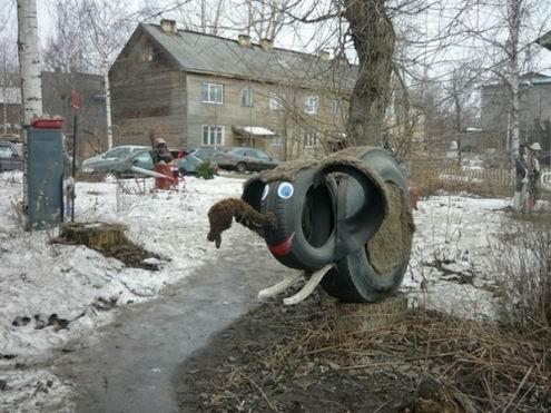  Autors: Hello Bērnu rotaļu laukums krievijas ciematiņā.
