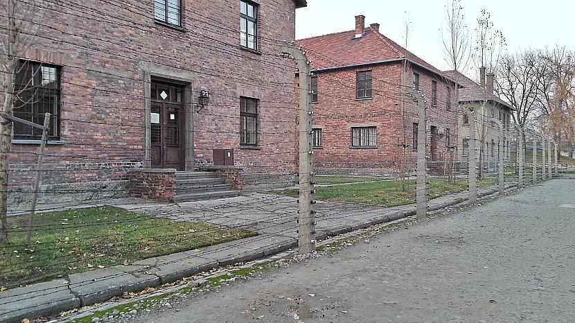 Scaronīs ēkas ir pa ceļam uz... Autors: Fosilija Oświęcim I - Birkenau (Aušvices koncentrācijas nometne)