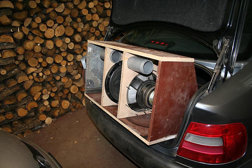 Nu te es atzīscaronos ... Autors: I Like to Make Stuff Audi A4 car audio installation part 1/3