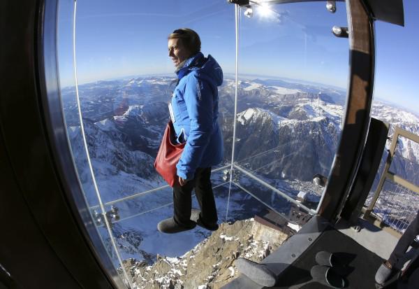 Francijas Alpos piedāvā spert "soli tukšumā"