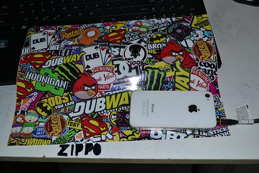 te redzama visa lapa kas... Autors: BMTS Iphone 4 stickerbomb aizmugure.