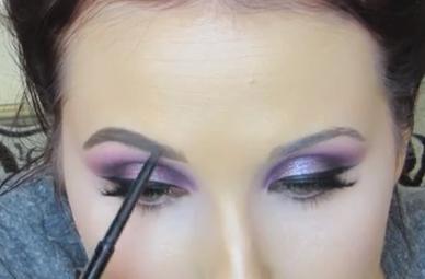  Autors: originalsnosaukums D.I.Y. MakeUp: Purple glitter makeup Tutorial