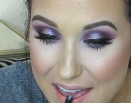  Autors: originalsnosaukums D.I.Y. MakeUp: Purple glitter makeup Tutorial