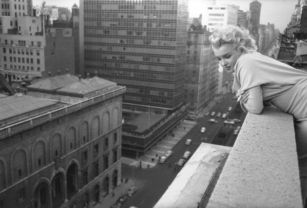 Marilyn Monroe uz balkona... Autors: GanjaGod Retas, vēsturiskas bildes 3. daļa
