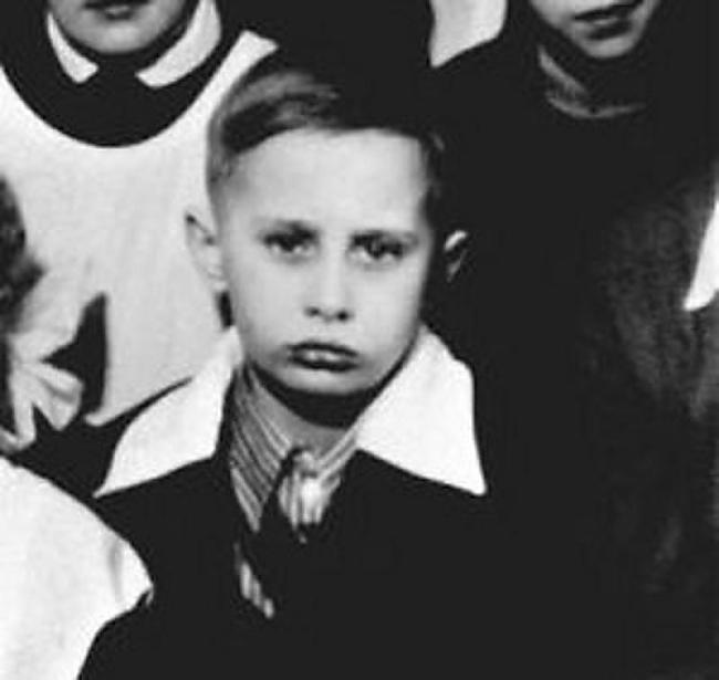 Un tā Vera Putina aizveda zēnu... Autors: Raziels Putina bērnība - kā rodas vampīri