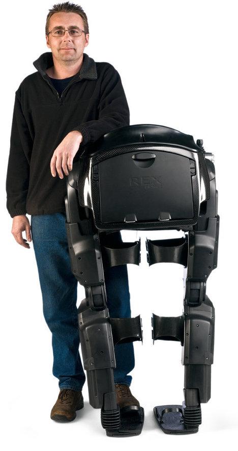Vārds Rex nozīmē Robotic... Autors: mūsdienu bokseris Ekzoskelets Rex izmainīs cilvēces dzīvi jau 2011. gadā