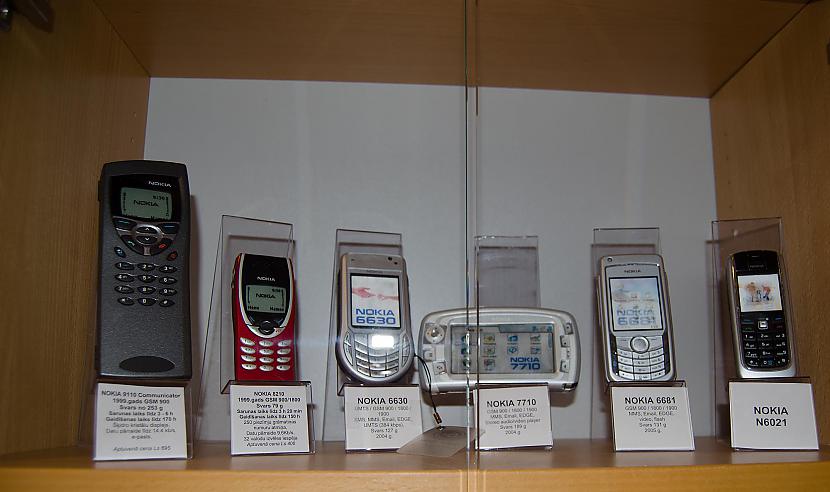 Dažnedažādi telefoni kuros... Autors: Eronymusdead Vēstures skapis