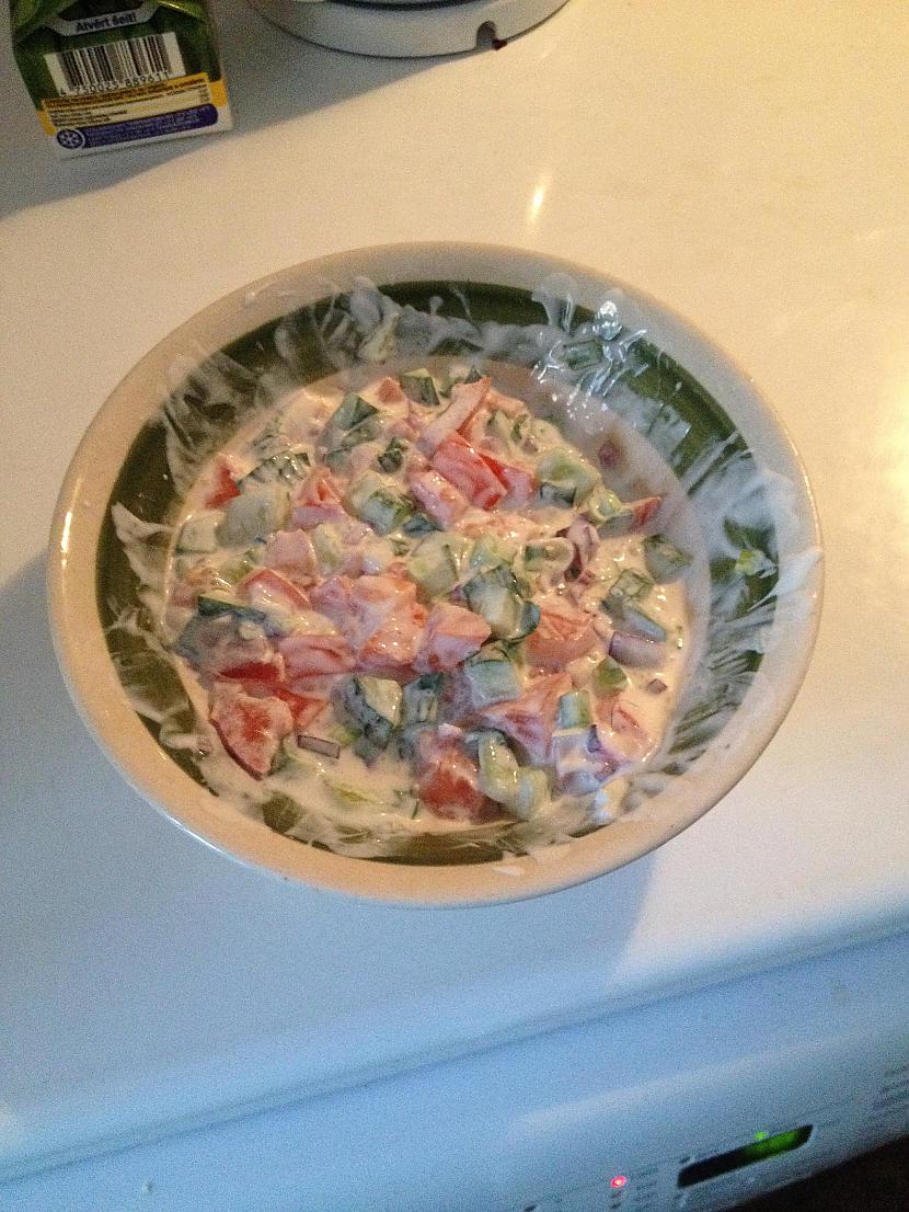 Sataisīju ātri salātus... Autors: Valterino Vakariņas!