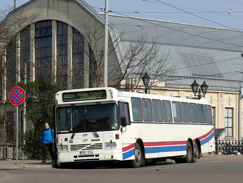 VolvonbspSaumlfflenbsp Autors: bobija Rīgas mikroautobusu satiksme,Ogres autobuss un Ekspress Ādaži autobusi