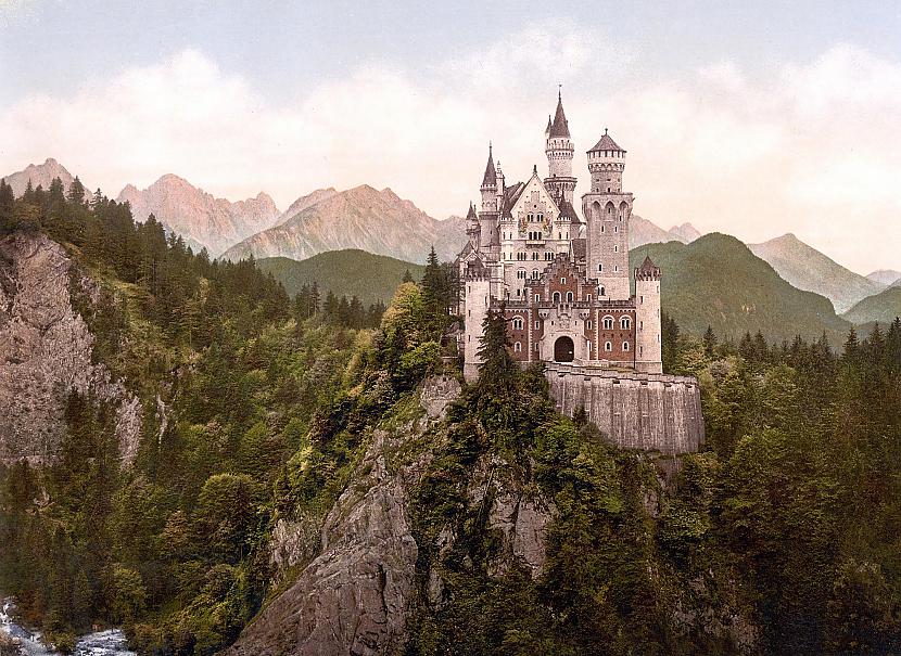 Neuschwanstein... Autors: sancisj Pasaulē skaistākās vietas