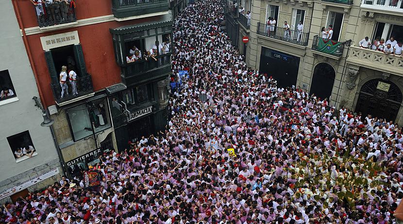  Autors: Hello Festivāls (pasākums ) San - Fermin !
