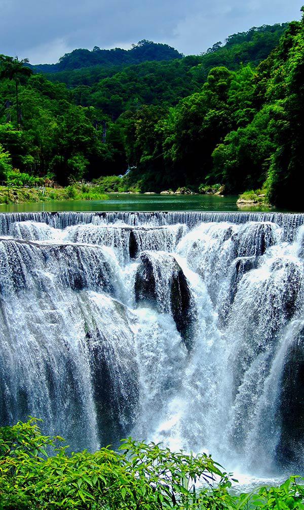 Shifen Waterfall... Autors: TrolzFace DD 9 Skaistākās vietas pasaulē [FAKTI]
