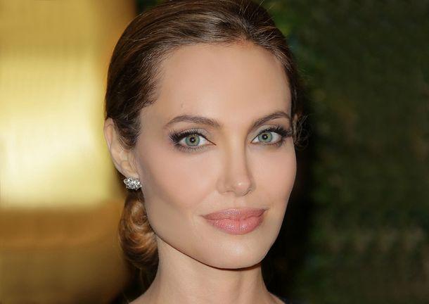 3vieta Angelina Jolie Autors: Dzives skola TOP30 pasaulē skaistākās sievietes. BAUDIET!!!