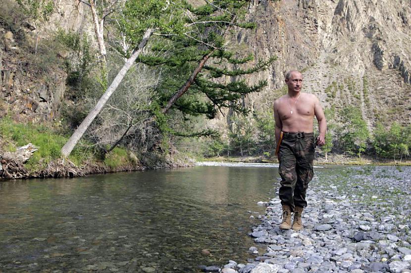 Vladimirs Putins atvaļinājuma... Autors: uibis Desmit gades ievērojamākie foto 1.daļa