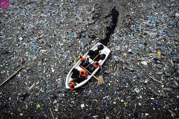 Klusā okeāna atkritumu... Autors: pofig Vietas, kuras iesaka neapmeklēt atvaļinājumā