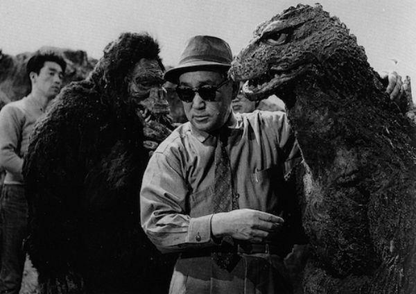 Godzilla Autors: im mad cuz u bad Populāru šausmu filmu aizkadri