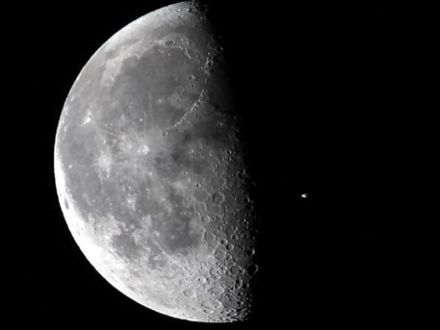 Eksistē Mēness tumscaronā... Autors: Fosilija 7 izplatītākie mīti