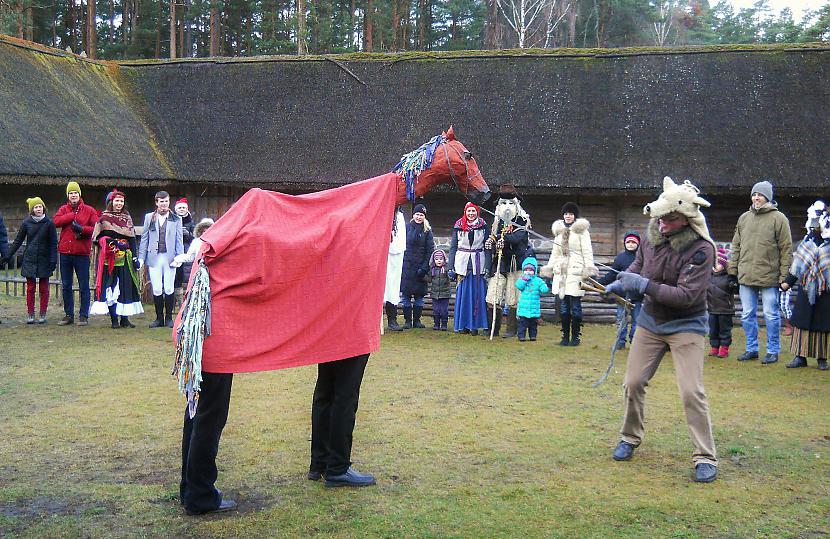 Un te zirgs kuru dancināja... Autors: Fosilija Ziemas saulgrieži