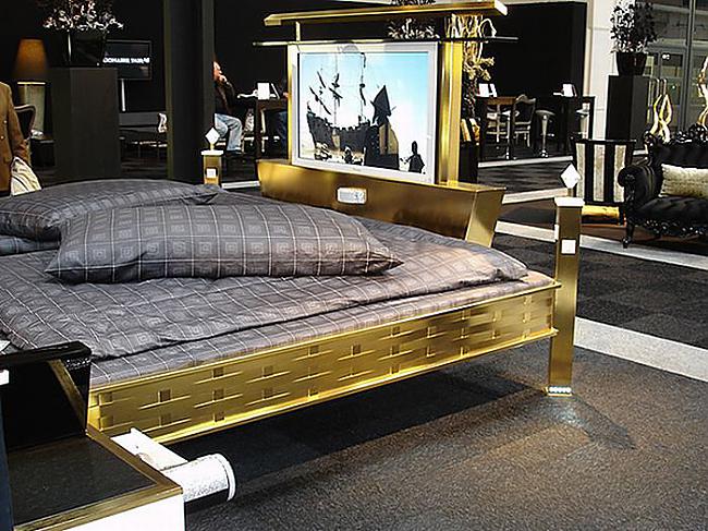 3 Vieta Jado Steel Gold Bed... Autors: MsQueen 10 pasaules dārgākās gultas ..