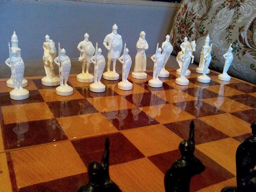 Tas atspulgsyey Autors: spiegs007 PSRS laika šaha galdiņš ar figūriņām