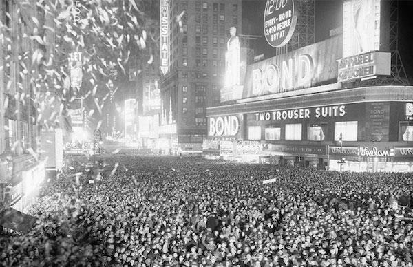 Jaunais gads Ņujorkā 1938 gads Autors: DEMENS ANIMUS Pārsteidzošas vēsturiskas fotogrāfijas.