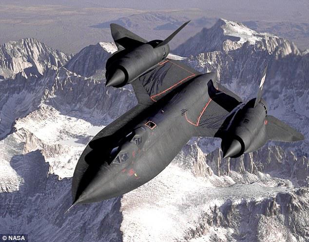 Izlūkoscaronanu misiju laikā... Autors: Fosilija SR-71 spiegu lidmašīna jeb Blackbird