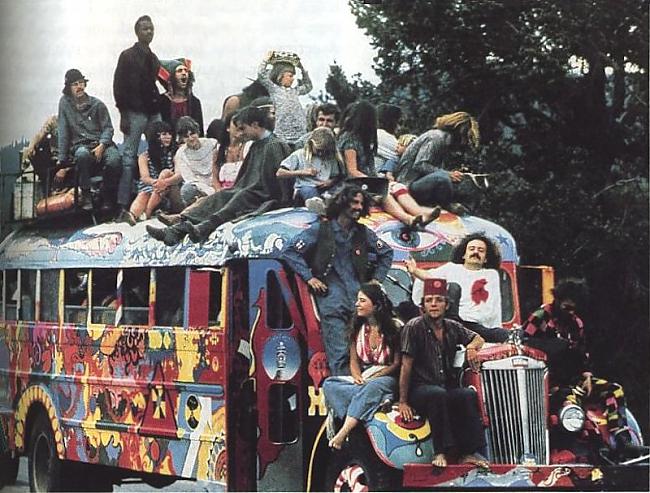 Autors: kaass 70'tie Amerikā- hipiju laikmets.