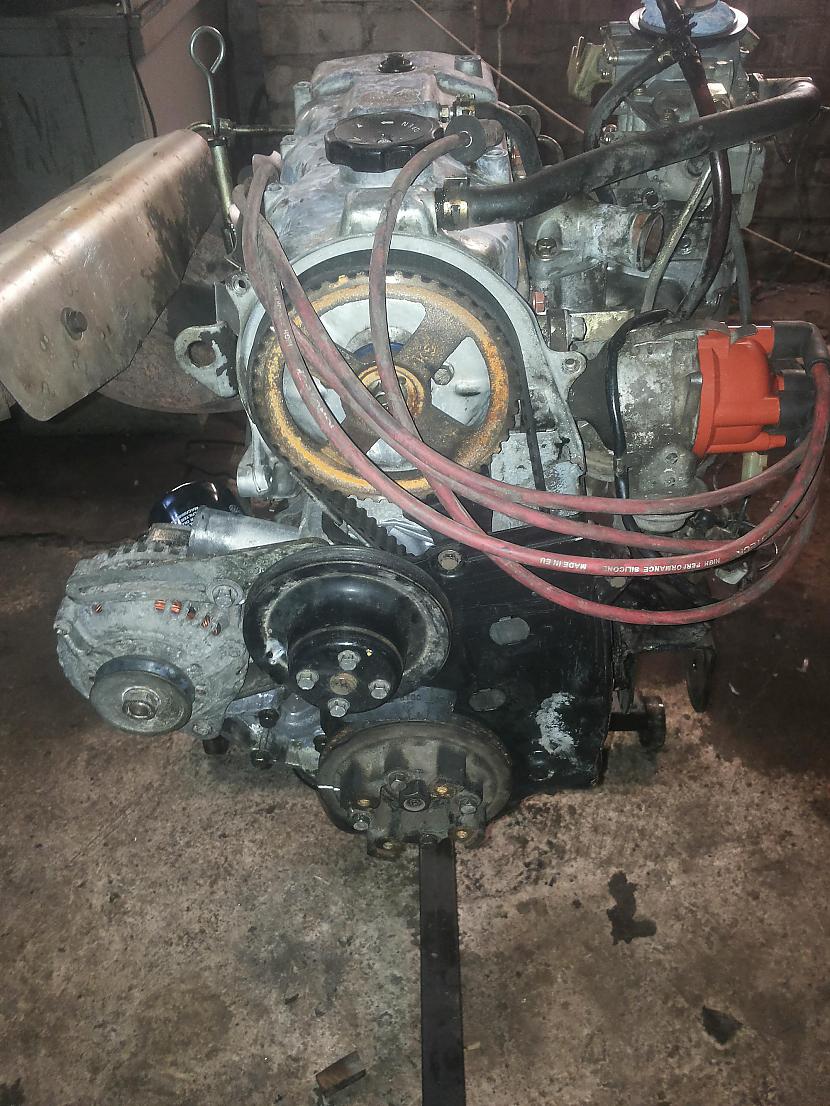 Motors salikts Ielieta Castrol... Autors: Degtyarev Mitsubishi 4G33 dzinēja remonts