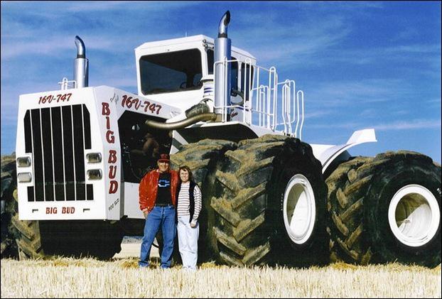 BIG BUD 747 – Pasaulē lielākais lauksamniecības traktors!