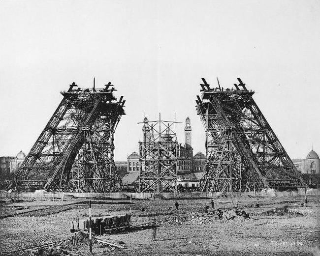 1 Eifeļa torņa būvniecība... Autors: kaķūns Eifeļa tornim jau 126 gadi! Nelasīti fakti.