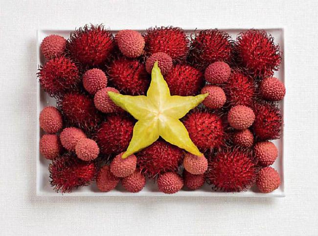 Vjetnama  rambutans ličī... Autors: Lords Lanselots Kā varētu izskatīties Latvijas karogs, veidots no ēdiena?