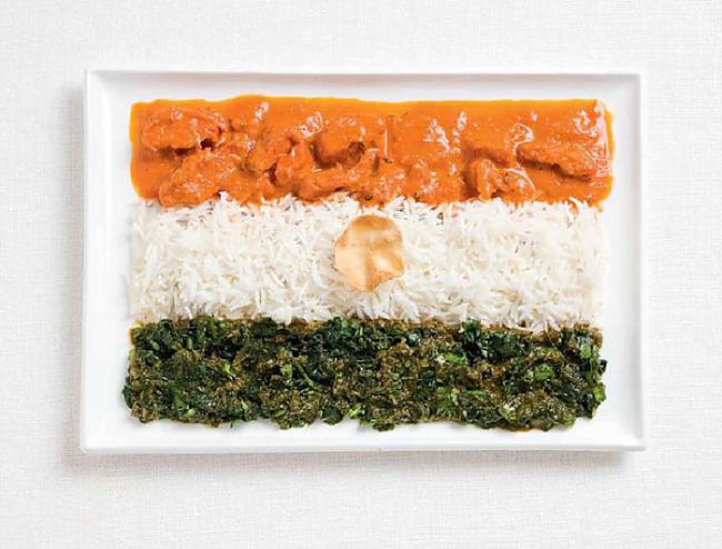 Indija  vista karija mērcē... Autors: Lords Lanselots Kā varētu izskatīties Latvijas karogs, veidots no ēdiena?