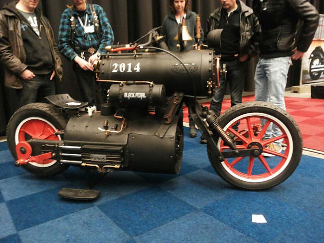  Autors: Lords Lanselots Motocikla darbināšanai izmanto ogles!!!!!!!!