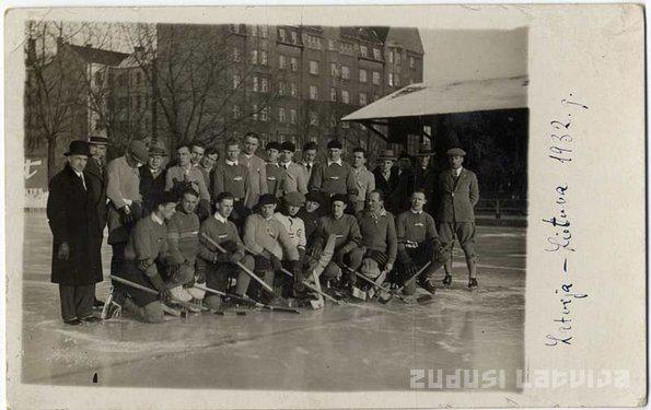 1932gada februārī no Rīgas... Autors: GargantijA Kā latvieši hokeju spēlēt sāka…