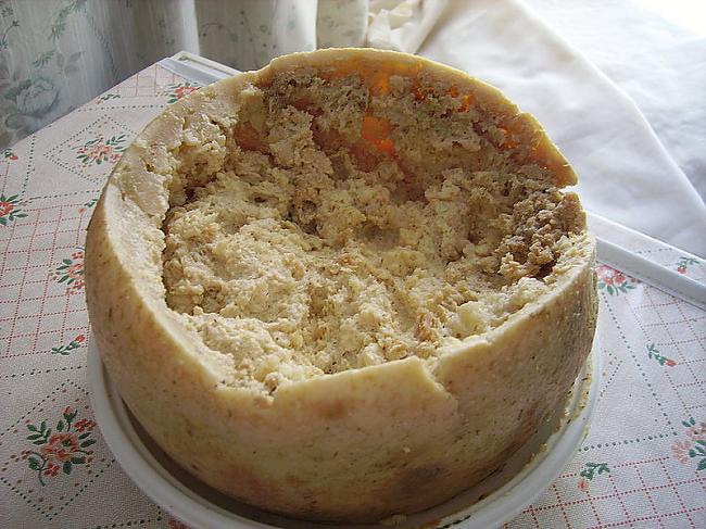 Sardīnijas siers vietējie sauc... Autors: beatitudinem Dīvainie ēdieni.