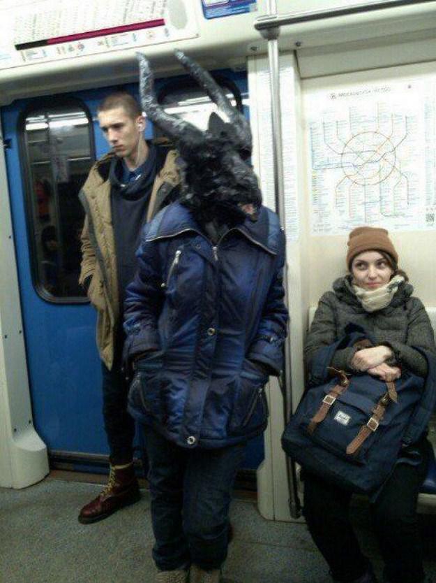 Autors: Edgarinshs Metro dīvaiņi