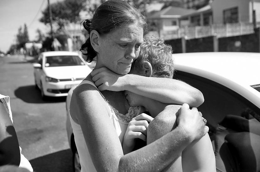  Autors: Limbling Safe with me #mom