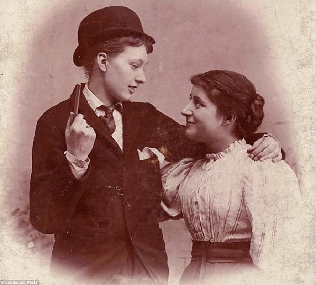 Par scaronīm abam sievietēm... Autors: Lords Lanselots Ko Tu domā par viendzimumu mīlestību???