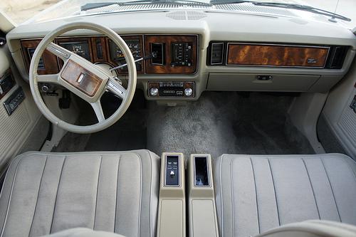 salons izskatās plascarons Autors: azulum Satiku Ford Granada 1982